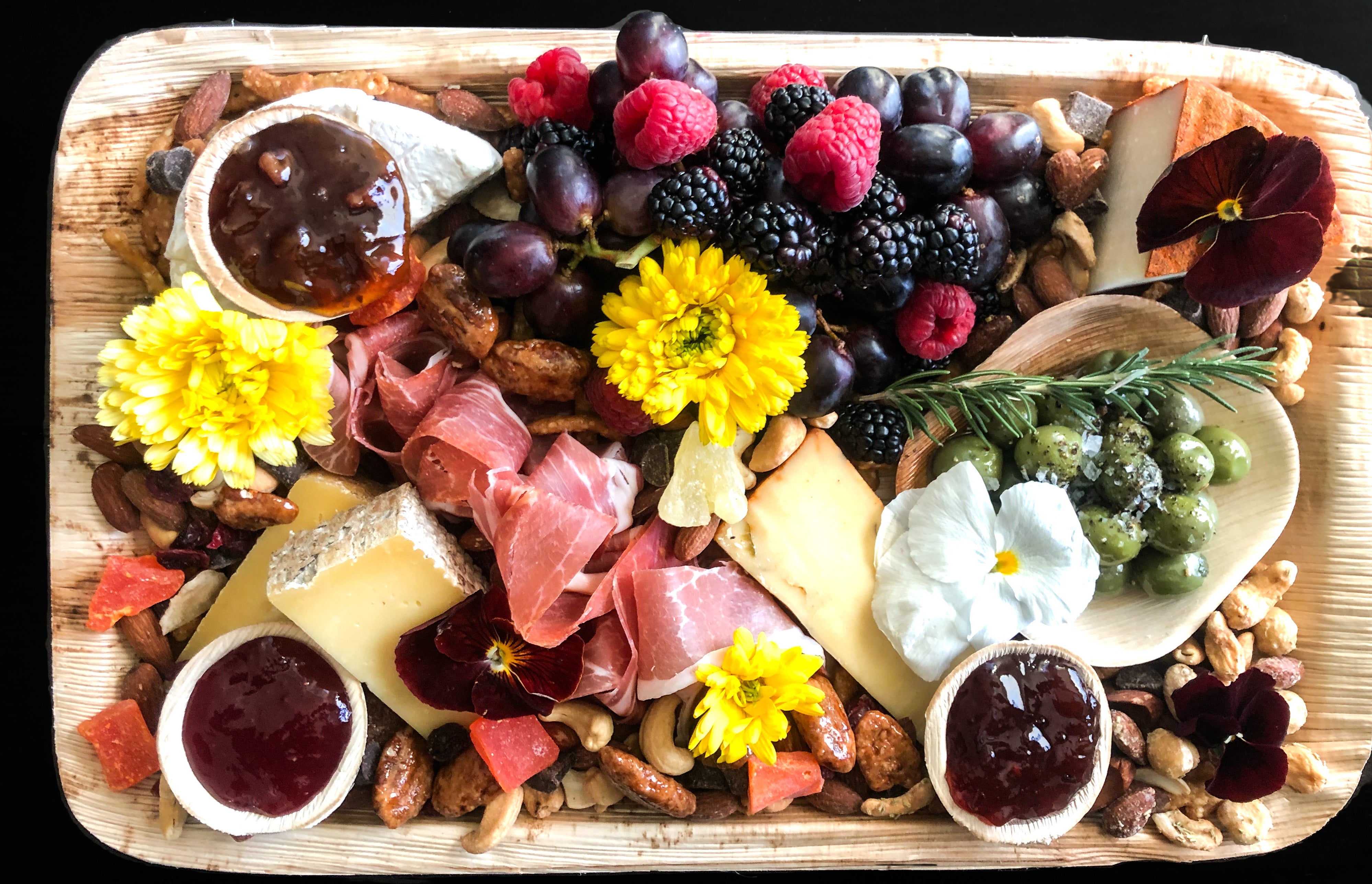 Plateau de Piquenique (serves 4-8)